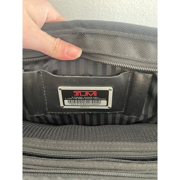Tumi Alpha Expandalble Briefcase Black Canvas Laptop Bag 17\